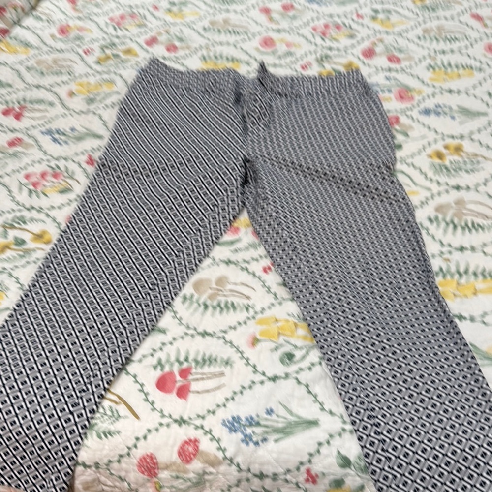 Faded Glory Black and White Diamond Pattern Pants